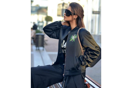 Ветровки: легкая и стильная защита от ветра и дождя